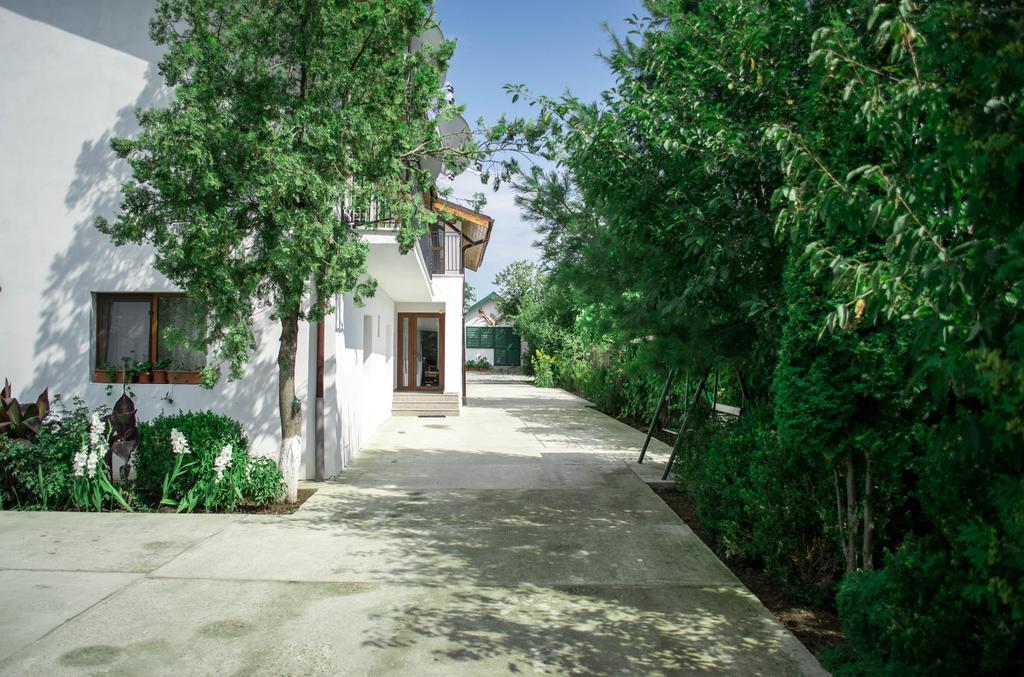 Casa Diana Hotel Comăna Exterior foto